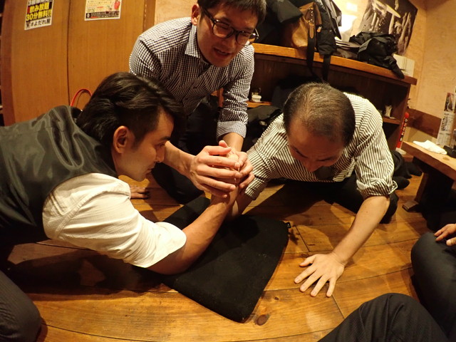 ダイブショップサンライズ 腕相撲