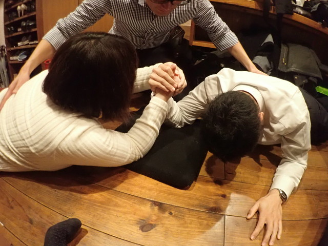 ダイブショップサンライズ 腕相撲